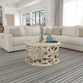 Table basse Alina en manguier sculpté à la main, motif floral ajouré, finition blanc vieilli, 33 po